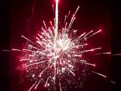 الصينية 138 طلقة السماء الملونة كعكة المستهلك الألعاب النارية الألعاب النارية للاحتفال في الهواء الطلق