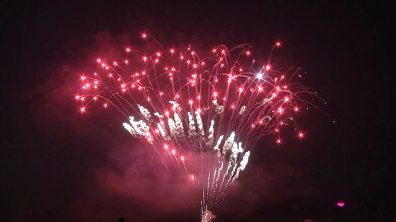 208 لقطة ألعاب نارية محترفة قابلة للتخصيص في الكعكة في الهواء الطلق ألعاب نارية للاحتفال بعيد الميلاد