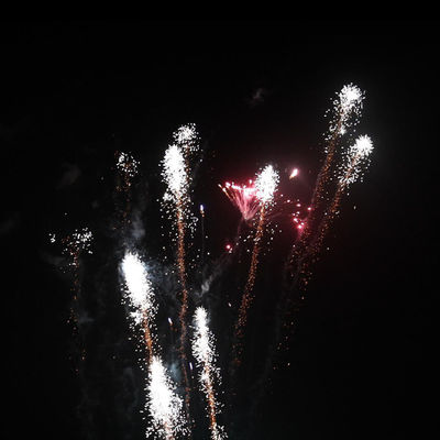 الصينية مصنع استيراد الجملة الألعاب النارية 67 طلقة المستهلك الكعكة الألعاب النارية المواد الفضائية