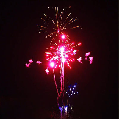 ألعاب نارية جديدة 1.4 خط برو للخارج 300 طلقة ألعاب نارية كعكة لعام جديد ألعاب نارية سماء طلقة ألعاب نارية نيران عيد الميلاد الألعاب النارية الصينية للبيع