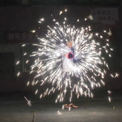 عيد الميلاد العام الجديد لعبة الألعاب النارية المحمولة نوافير Pyro Sparkler عجلة ساخنة الدورية